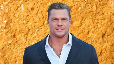 alan ritchson age and height.